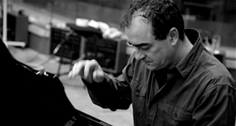 Reyes-Victor-compositor